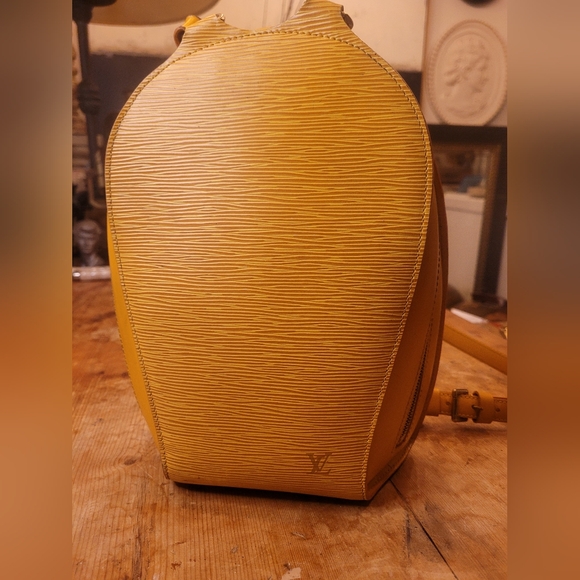 Louis Vuitton Epi Mabillon Leather Backpack - Picture 7 of 7